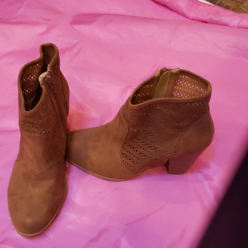 Light brownish booties